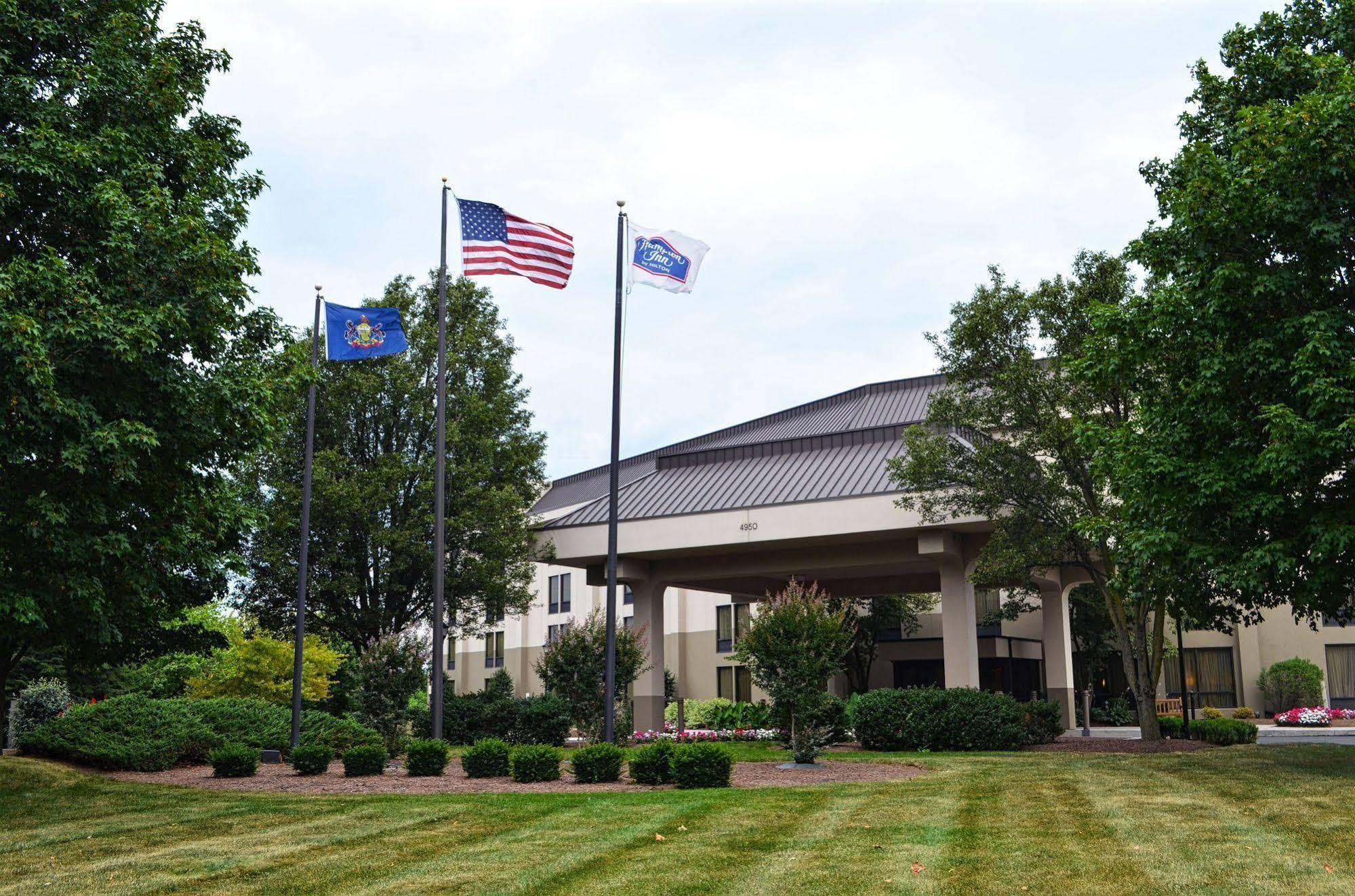 Hampton Inn By Hilton Harrisburg West Меканиксберг Экстерьер фото