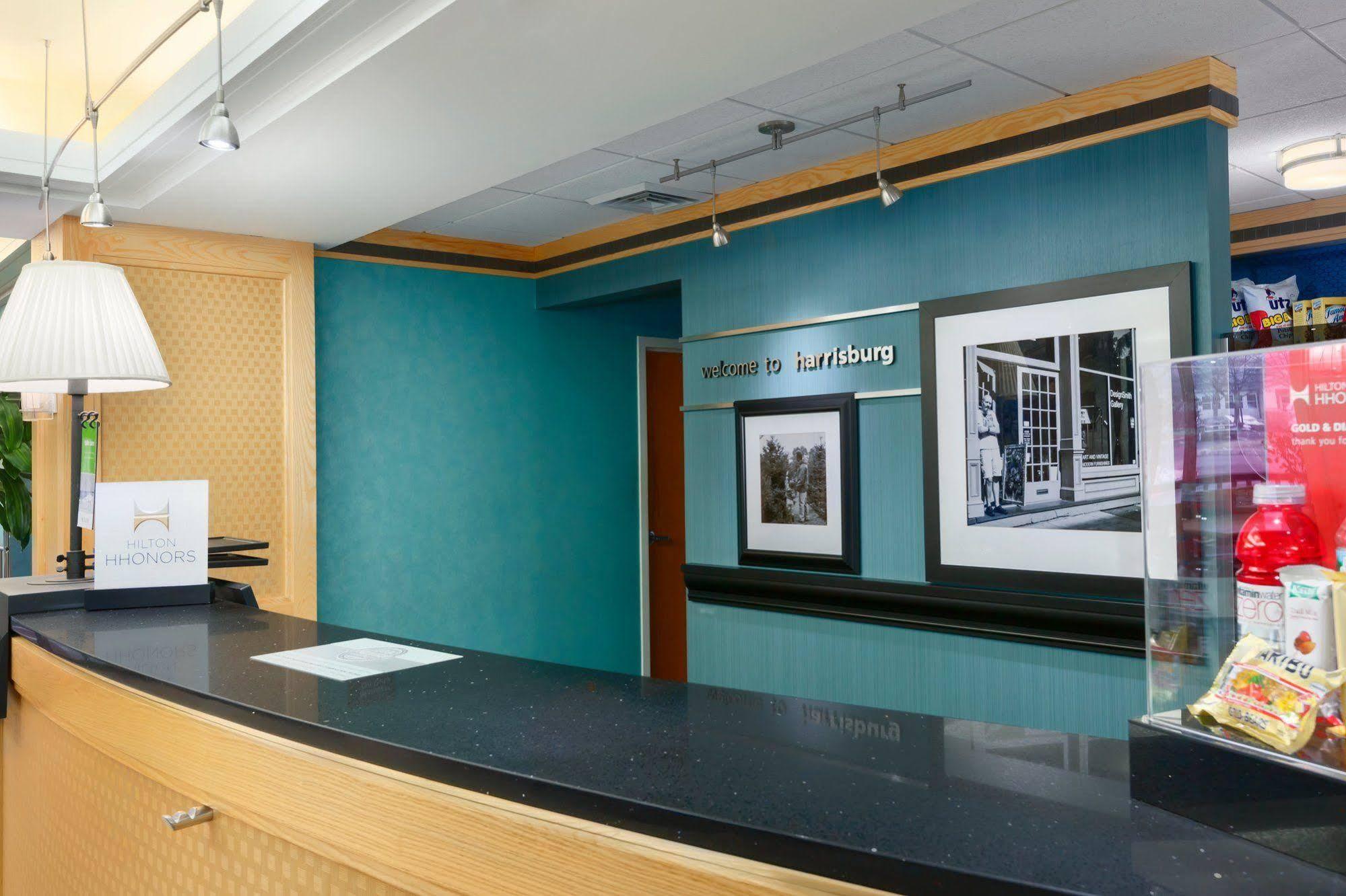 Hampton Inn By Hilton Harrisburg West Меканиксберг Экстерьер фото
