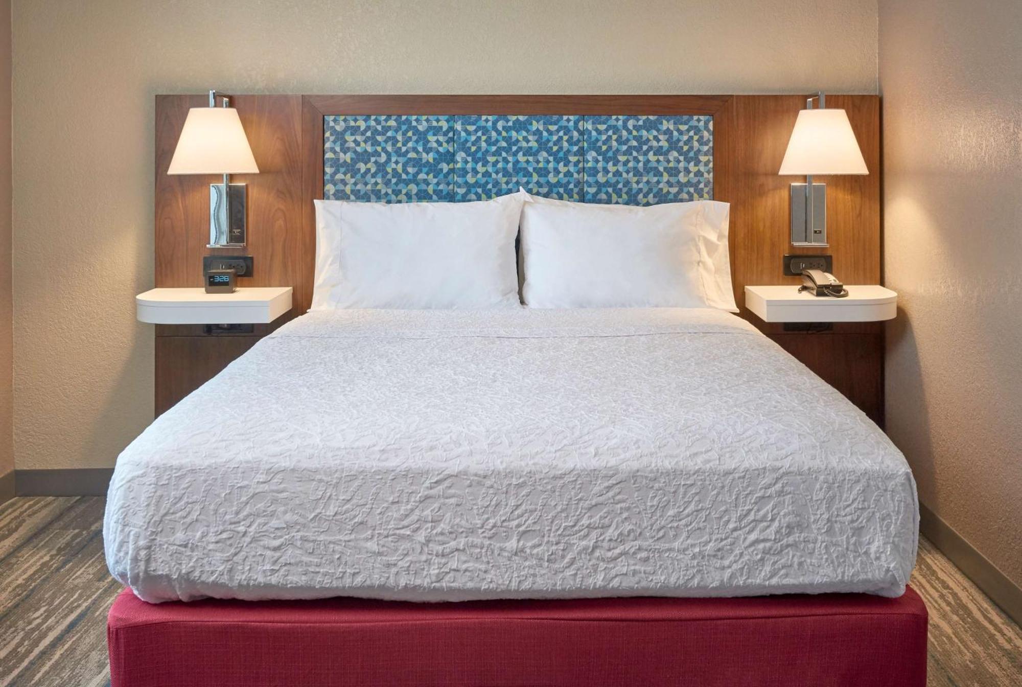 Hampton Inn By Hilton Harrisburg West Меканиксберг Экстерьер фото