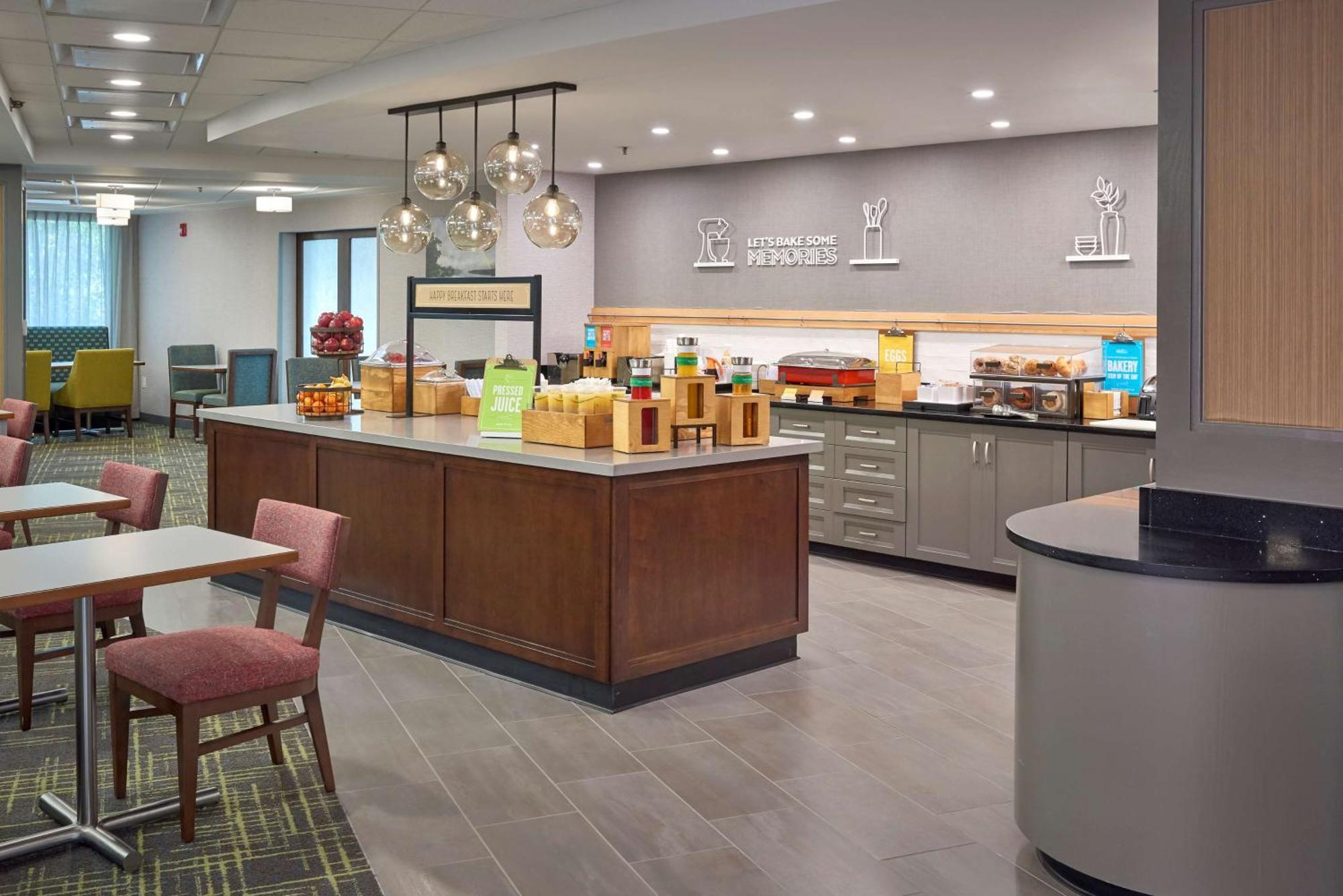 Hampton Inn By Hilton Harrisburg West Меканиксберг Экстерьер фото