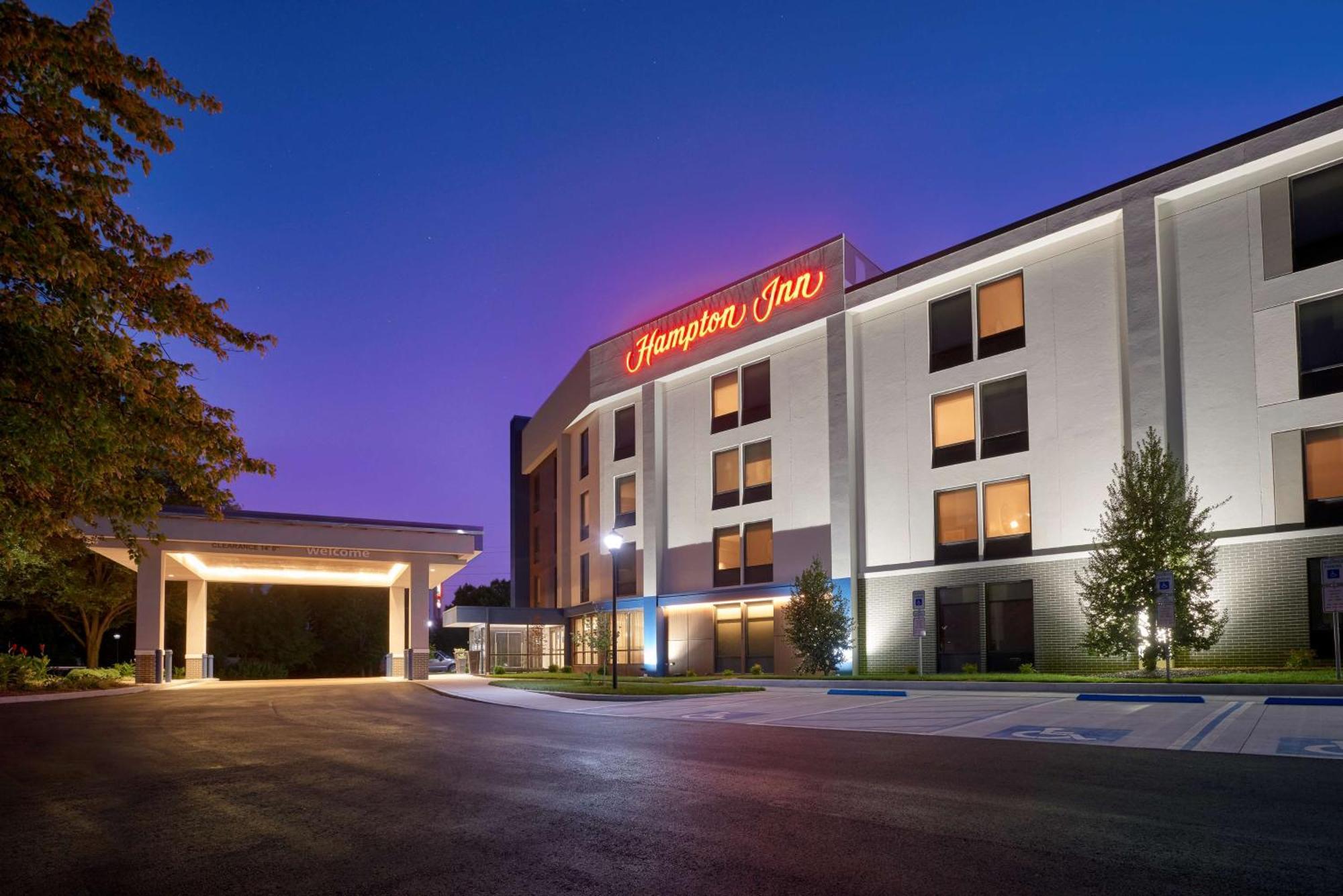 Hampton Inn By Hilton Harrisburg West Меканиксберг Экстерьер фото