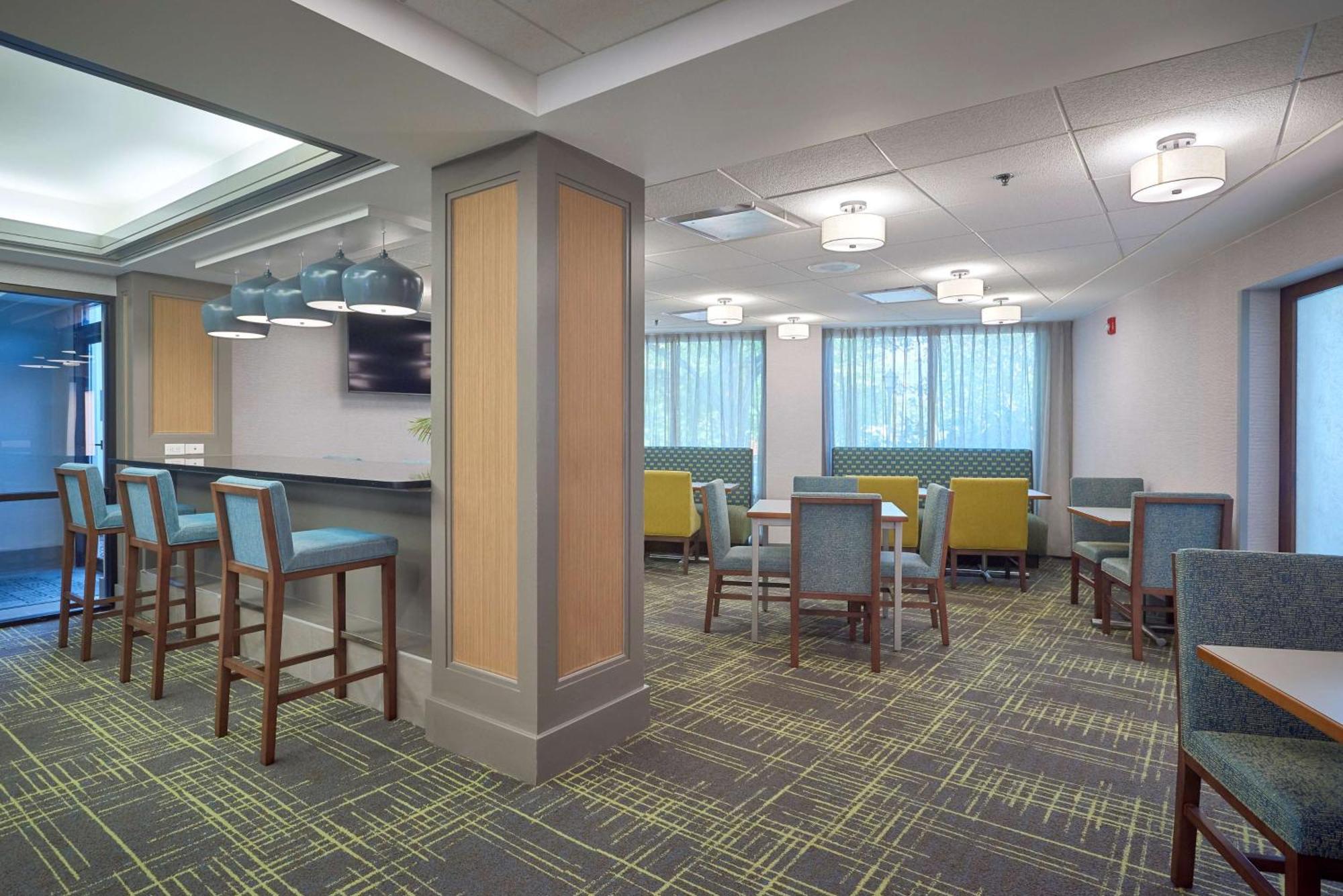 Hampton Inn By Hilton Harrisburg West Меканиксберг Экстерьер фото