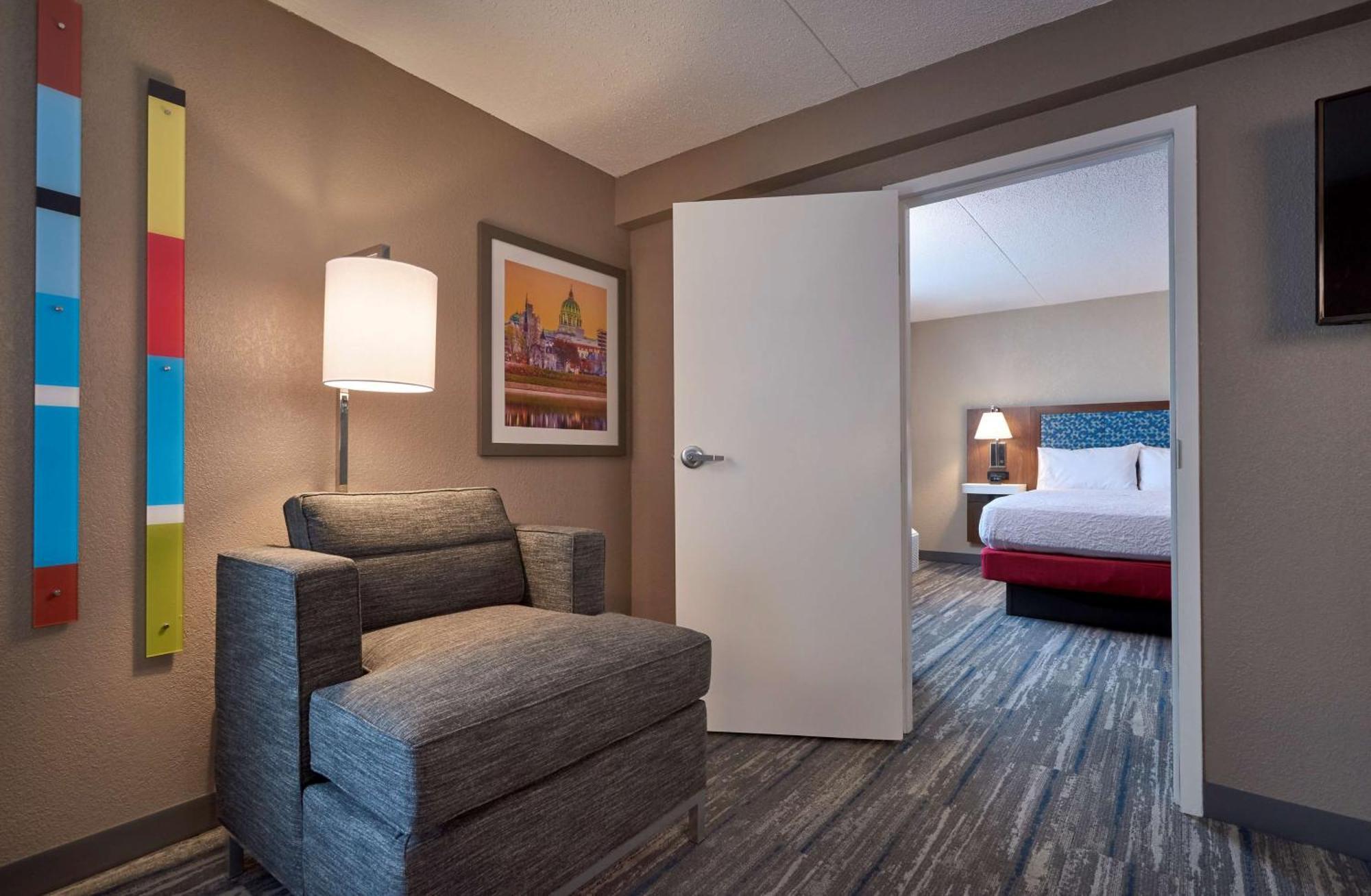 Hampton Inn By Hilton Harrisburg West Меканиксберг Экстерьер фото